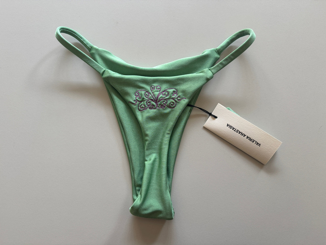 MIGHTY PYRAMIDS TOP + TRAMP STAMP THONG SET